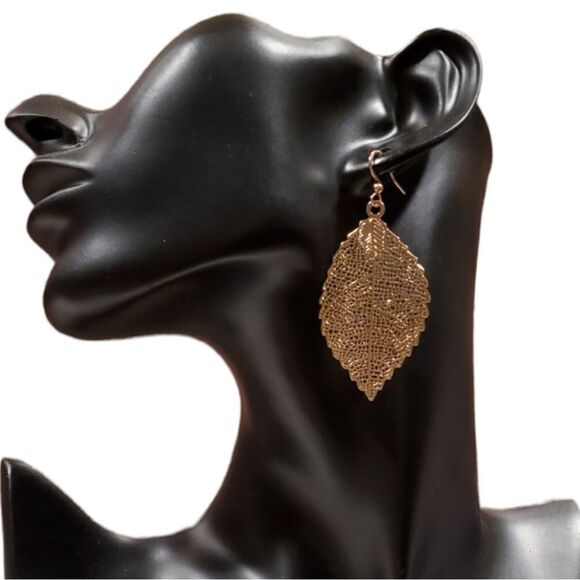 New GOLD FILIGREE LEAF EARRINGS FALL AUTUMN - Picture 2 of 8